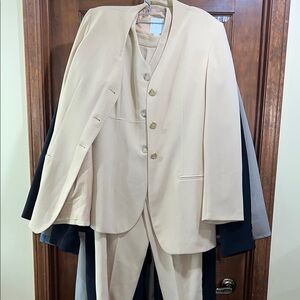 Elegant Cream Pantsuit for Formal Occasions